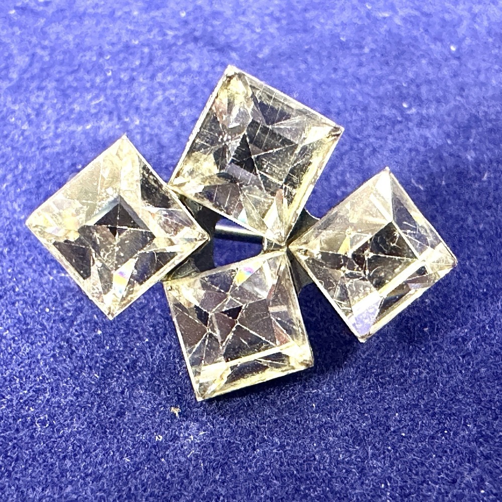 Vintage Princess Cut Clear Rhinestones Pin Brooch